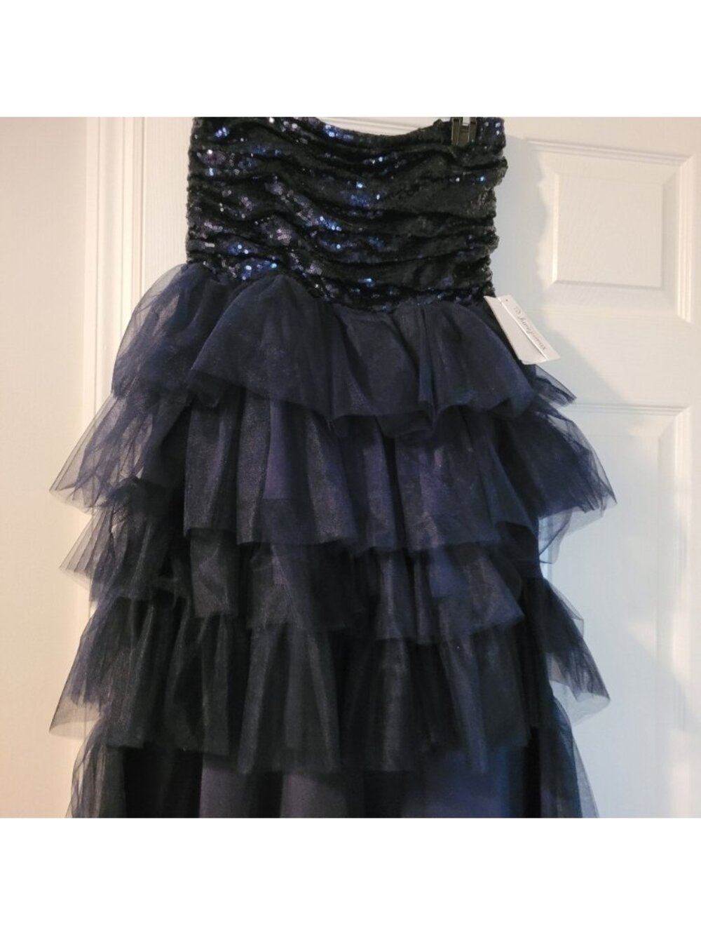 NWT-Elegant Navy Tiered Evening Dress-PERFECR FOR HOMECOMING/WEDDING - Picture 5 of 7